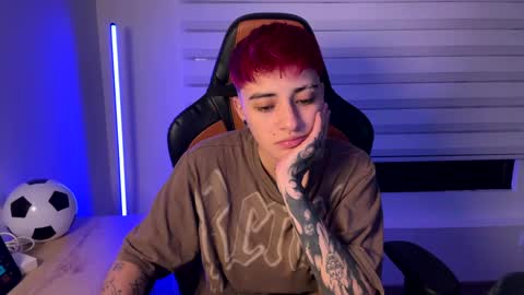 Laia online show from 12-24-24, 06:22
