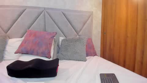 Snapshot of im_manu chatting on 05-27-26, 06:16 Manu online show from 05-27-26, 06:16