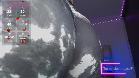 Snapshot of im_miabigass chatting on 11-11-25, 06:35 Mishell Martinez INSTAGRAM im mishellbigass online show from 11-11-25, 06:35