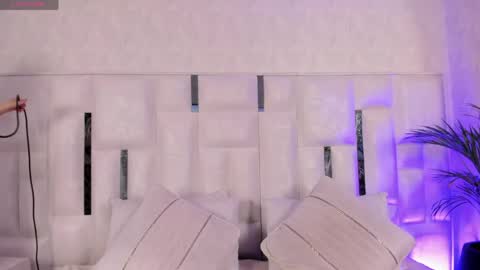 Nika online show from 04-25-26, 01:03