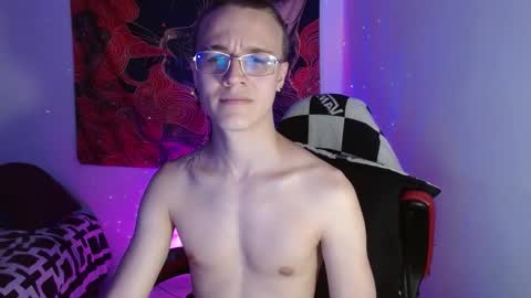 Snapshot of im_oliverpark chatting on 10-10-25, 11:37 Oliver P online show from 10-10-25, 11:37