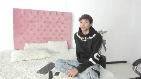 Snapshot of im_ralff chatting on 01-11-26, 08:25 RALF online show from 01-11-26, 08:25