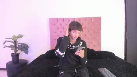 Snapshot of im_ralff chatting on 01-18-26, 08:01 RALF online show from 01-18-26, 08:01