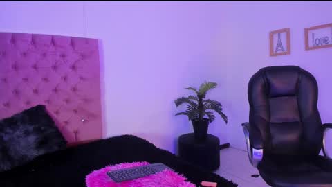 Snapshot of im_ralff chatting on 02-19-26, 08:16 RALF online show from 02-19-26, 08:16