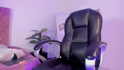 Snapshot of im_ralff chatting on 03-06-26, 08:27 RALF online show from 03-06-26, 08:27