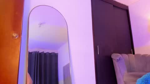 Snapshot of im_thomass chatting on 01-12-26, 11:59 thomas online show from 01-12-26, 11:59