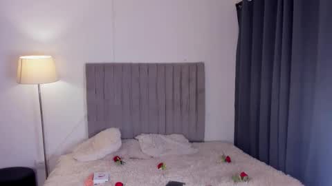 Snapshot of im_thomass chatting on 02-14-26, 12:35 thomas online show from 02-14-26, 12:35