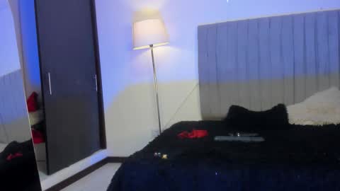 Snapshot of im_thomass chatting on 02-15-26, 12:58 thomas online show from 02-15-26, 12:58