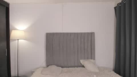 Snapshot of im_thomass chatting on 02-19-26, 01:18 thomas online show from 02-19-26, 01:18