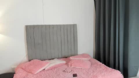 Snapshot of im_thomass chatting on 02-23-26, 12:24 thomas online show from 02-23-26, 12:24