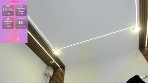 Snapshot of im_tyra chatting on 03-15-26, 05:35 im_tyra online show from 03-15-26, 05:35