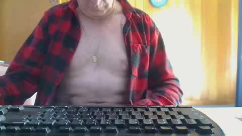 Snapshot of imaussiechris chatting on 04-20-26, 02:58 Aussie Guy online show from 04-20-26, 02:58