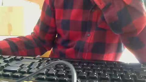 Snapshot of imaussiechris chatting on 05-04-26, 01:12 Aussie Guy online show from 05-04-26, 01:12