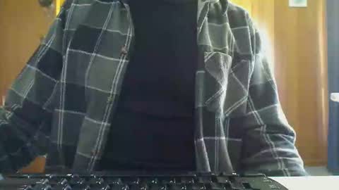 Snapshot of imaussiechris chatting on 05-11-26, 12:05 Aussie Guy online show from 05-11-26, 12:05