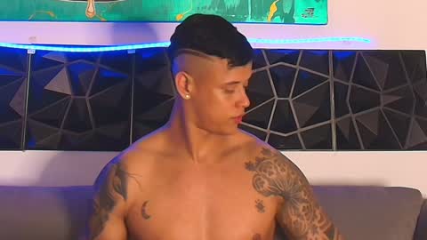 Snapshot of imconor chatting on 02-01-25, 10:13 imconor online show from 02-01-25, 10:13