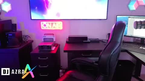 Snapshot of imdjazra chatting on 02-13-25, 03:46 DJ Azra online show from 02-13-25, 03:46