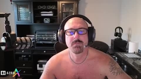 Snapshot of imdjazra chatting on 10-02-25, 02:02 DJ Azra online show from 10-02-25, 02:02