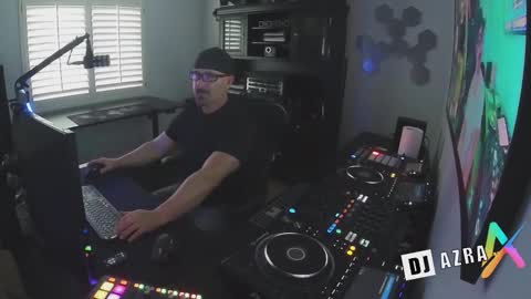 Snapshot of imdjazra chatting on 10-26-25, 12:27 DJ Azra online show from 10-26-25, 12:27