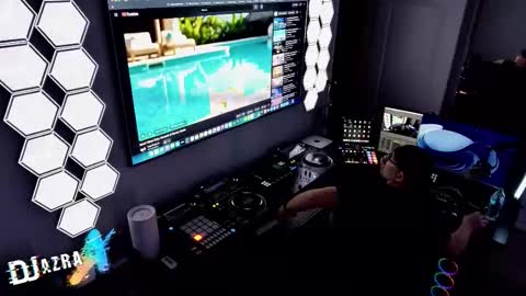 Snapshot of imdjazra chatting on 02-03-26, 02:53 DJ Azra online show from 02-03-26, 02:53