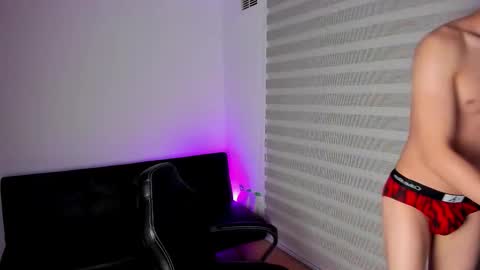 Snapshot of imjero chatting on 10-25-25, 01:02 Jero online show from 10-25-25, 01:02