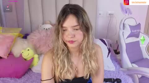 Snapshot of imlarisamaia chatting on 03-08-25, 10:34 Larisa online show from 03-08-25, 10:34