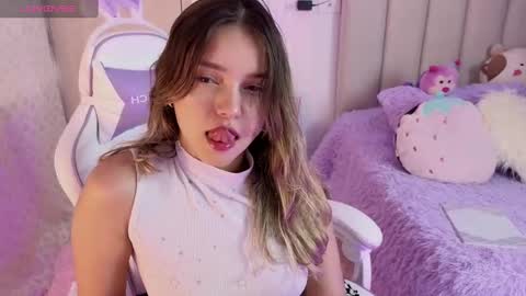 Snapshot of imlarisamaia chatting on 09-08-25, 10:20 Larisa online show from 09-08-25, 10:20