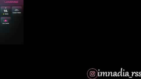 Snapshot of imnadiaroses chatting on 06-25-26, 04:23 Nadia online show from 06-25-26, 04:23