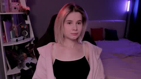 Mia online show from 02-21-26, 10:49