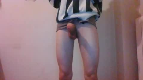 Snapshot of imobb47 chatting on 11-01-25, 05:37 IKAX online show from 11-01-25, 05:37