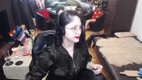 Empress online show from 12-14-25, 08:35