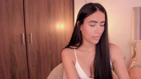 Snapshot of imsaraah chatting on 11-02-25, 08:33 sarah online show from 11-02-25, 08:33