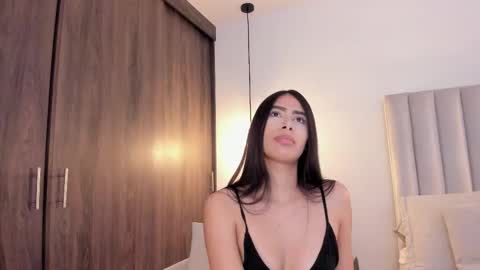 Snapshot of imsaraah chatting on 11-27-25, 06:32 sarah online show from 11-27-25, 06:32