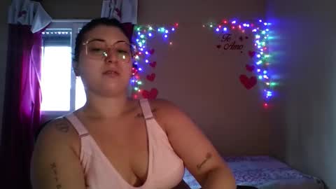 Snapshot of imsohornydacom chatting on 02-17-26, 01:51 Florencia online show from 02-17-26, 01:51