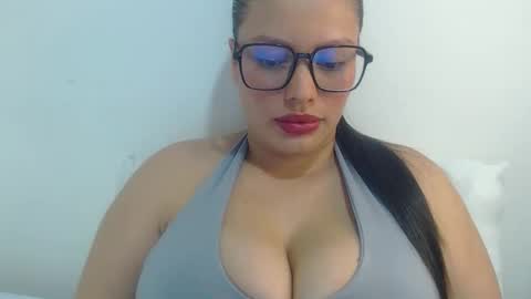 Snapshot of imsweetlips chatting on 11-07-25, 05:24 imsweetlips online show from 11-07-25, 05:24