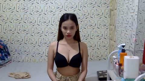 Snapshot of imyourgirl_vanessa26 chatting on 07-14-26, 10:32 Im sad because im lonely wish help me here online show from 07-14-26, 10:32