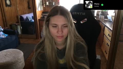 Snapshot of incognitoqueen chatting on 12-03-24, 07:22 Carter online show from 12-03-24, 07:22