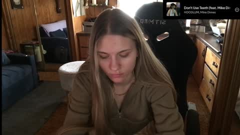 Snapshot of incognitoqueen chatting on 12-23-24, 09:40 Carter online show from 12-23-24, 09:40