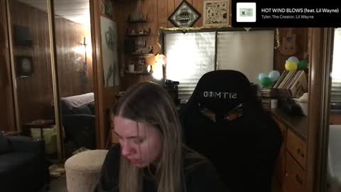 Snapshot of incognitoqueen chatting on 12-30-24, 08:21 Carter online show from 12-30-24, 08:21