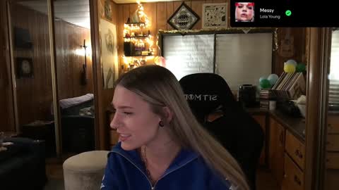 Snapshot of incognitoqueen chatting on 01-06-25, 05:30 Carter online show from 01-06-25, 05:30