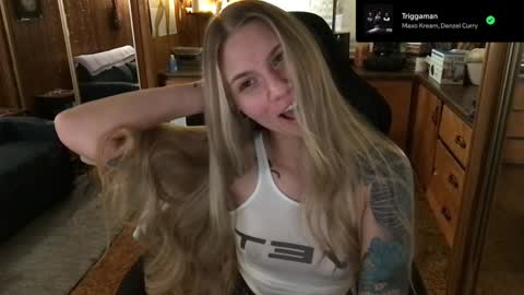 Snapshot of incognitoqueen chatting on 01-10-25, 11:54 Carter online show from 01-10-25, 11:54