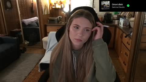 Snapshot of incognitoqueen chatting on 01-12-25, 01:42 Carter online show from 01-12-25, 01:42