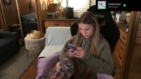 Snapshot of incognitoqueen chatting on 01-12-25, 11:17 Carter online show from 01-12-25, 11:17