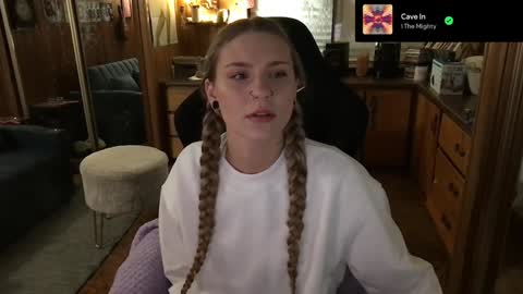 Snapshot of incognitoqueen chatting on 01-23-25, 04:30 Carter online show from 01-23-25, 04:30