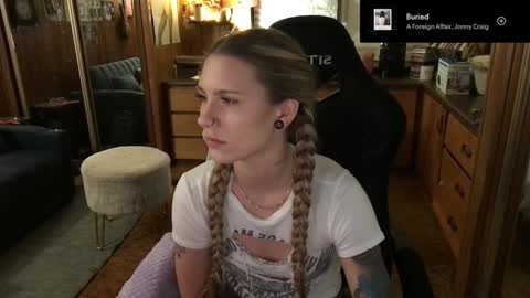 Snapshot of incognitoqueen chatting on 01-23-25, 07:32 Carter online show from 01-23-25, 07:32