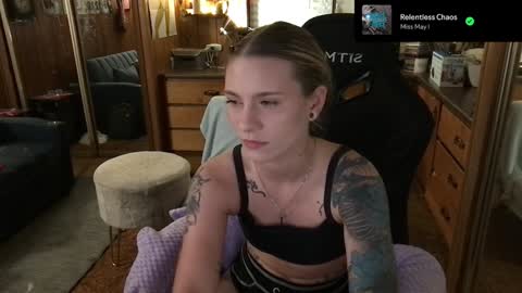 Snapshot of incognitoqueen chatting on 01-28-25, 08:14 Carter online show from 01-28-25, 08:14