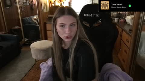 Snapshot of incognitoqueen chatting on 02-02-25, 07:41 Carter online show from 02-02-25, 07:41