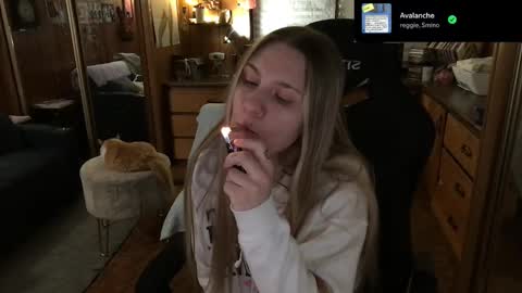 Snapshot of incognitoqueen chatting on 02-13-25, 05:37 Carter online show from 02-13-25, 05:37