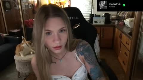 Snapshot of incognitoqueen chatting on 02-18-25, 07:21 Carter online show from 02-18-25, 07:21