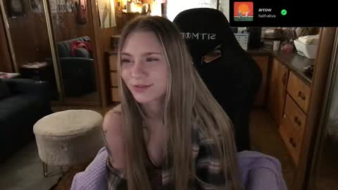 Snapshot of incognitoqueen chatting on 02-18-25, 10:49 Carter online show from 02-18-25, 10:49