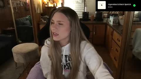 Snapshot of incognitoqueen chatting on 03-06-25, 04:30 Carter online show from 03-06-25, 04:30